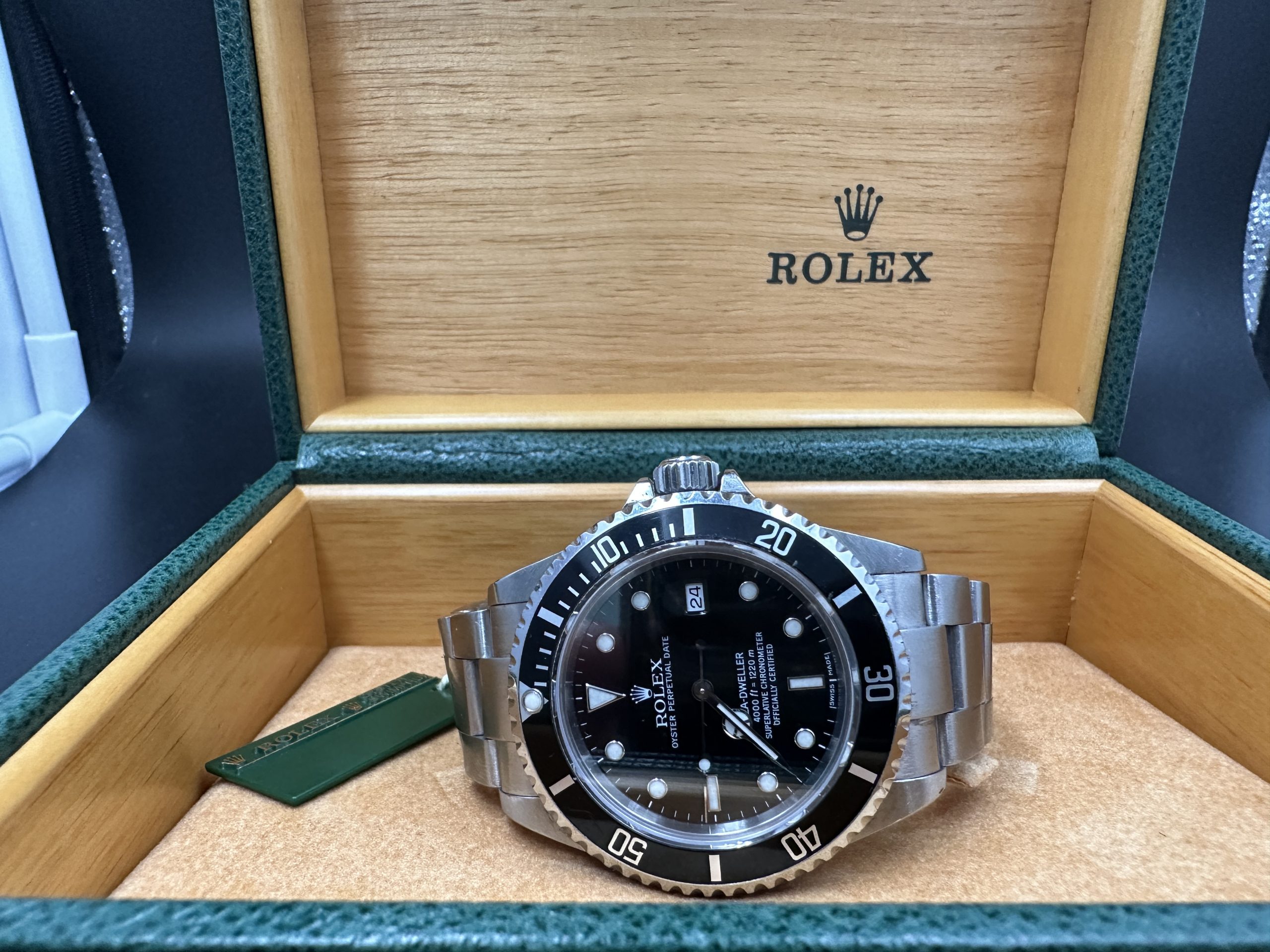 Rolex Sea Dweller 16600 "No Papers" P serial – Image 7